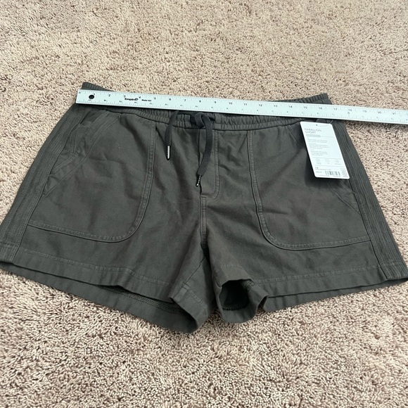NWT new 14 Athleta farallon shorts dark gray charcoal mid rise drawstring - Picture 11 of 13